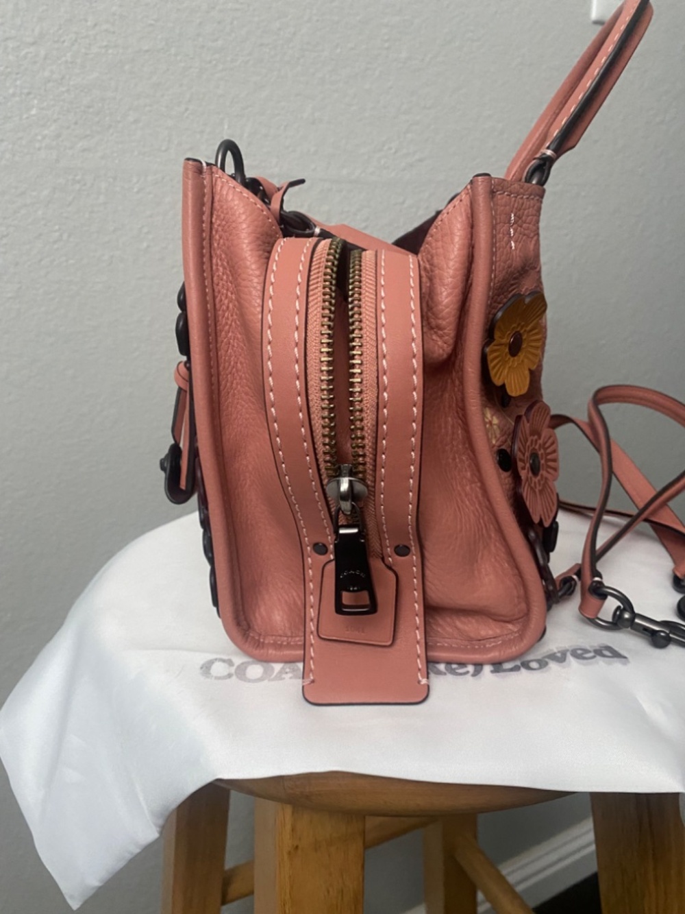 Coach Tea Rose Rogue 25 - Picture 3 of 11